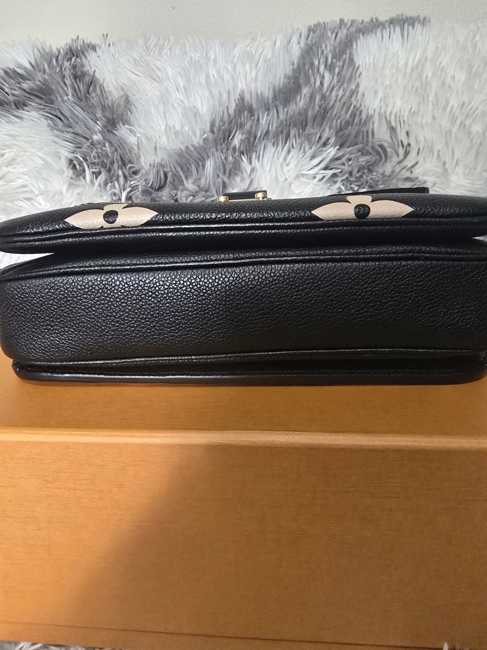 Louis Vuitton Black & WhiteCream Monogram Pochette Metis Shoulder Bag -pre Owned - Picture 5 of 13